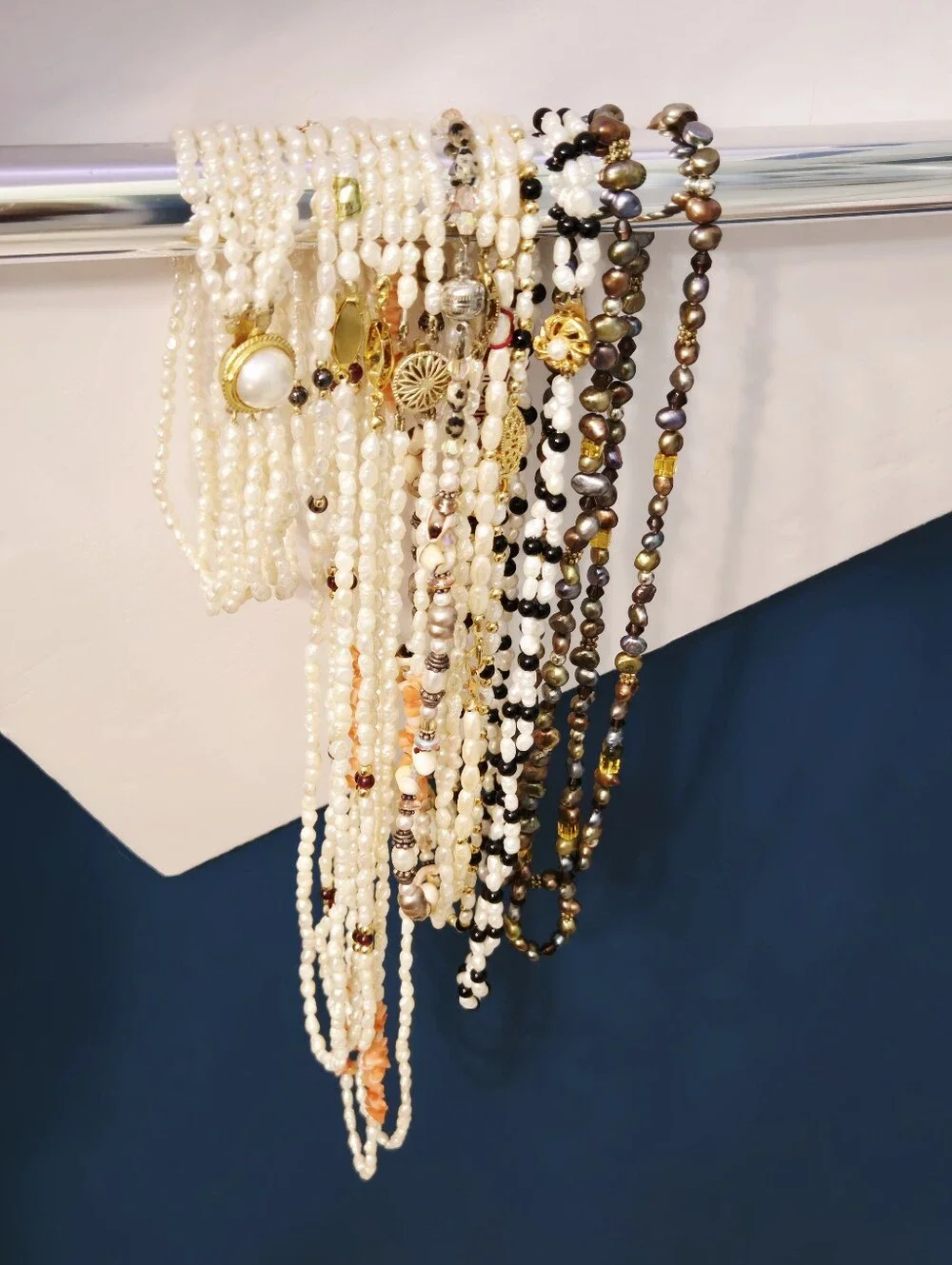 9 Pearls Necklace 2 Bracelets Lot